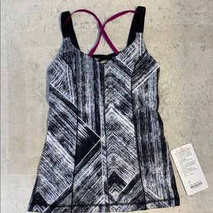 Lululemon hot to street tank